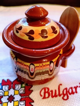 Zdjęcie z Bułgarii - mój łup z Arbanasi - słoiczek ceramiczny na moidzik z typowym wzorkiem w "pawie oczka"