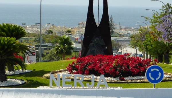 Zdjęcie z Hiszpanii - Nerja- niewielkie andaluzyjskie miasteczko będące sporą i znaną
