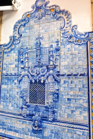 Zdjęcie z Portugalii - azulejos ze słynnym manuelińskim oknem z siedziby zakonu Templariuszy - zaraz tam będziemy:) 