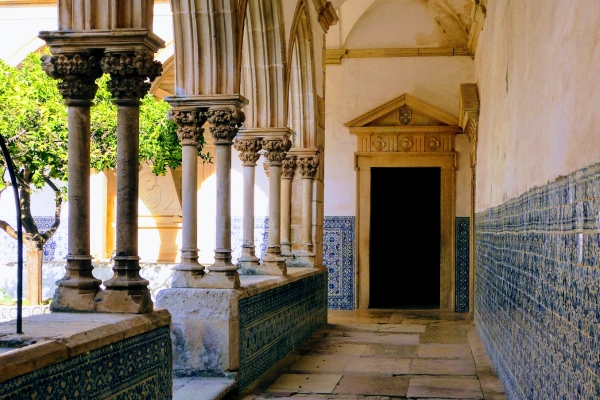 Zdjęcie z Portugalii - urocze, wspaniale zachowane krużganki