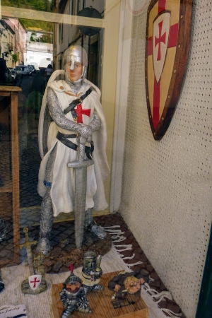 Zdjęcie z Portugalii - znalazłam tam takiego Templariusza:)) 
