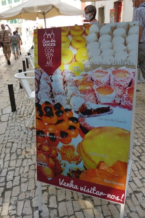 Zdjęcie z Portugalii - to właśnie cystersi (w ogóle mnisi w różnych klasztorach) zajmowali się ich wypiekaniem, 