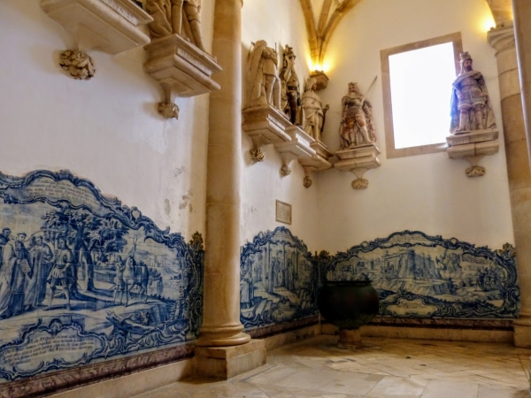 Zdjęcie z Portugalii - przed nami najpiękniejszy zakątek Klasztoru - to Sala dos Reis (Sala Królów) , która jest 