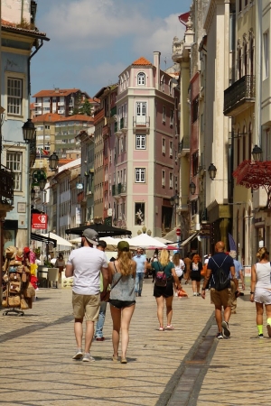 Zdjęcie z Portugalii - rua Ferreira Borges -piękna, brukowana i chyba najbardziej kolorowa 