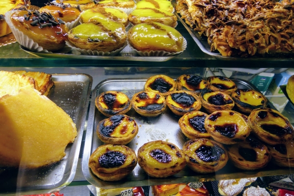 Zdjęcie z Portugalii - nie zabraknie tez wszechobnecnych w tym kraju: "Pasztetów z Denata":)  czyli pastes de nata:)