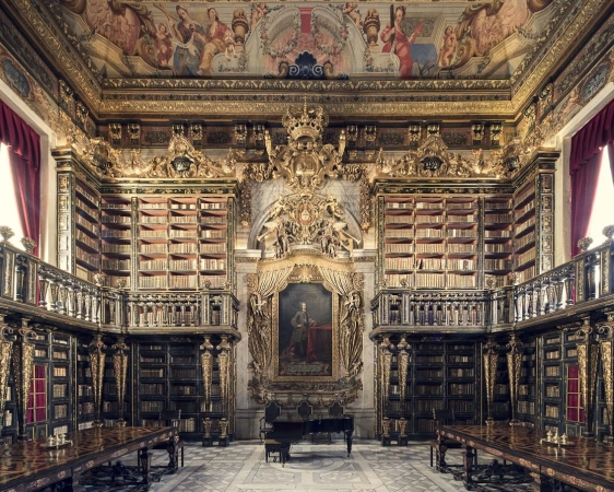 Zdjęcie z Portugalii - widziałam w życiu już klika różnych zabytkowych bibliotek, ale TA jest zdecydowanie tą NAJ! 