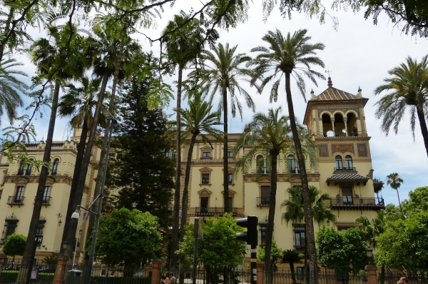 Zdjęcie z Hiszpanii - niedaleko stoi piękny gmach tutejszego baaaardzo luksusowyego hotelu "Alfonso XIII"; od chwili jego 