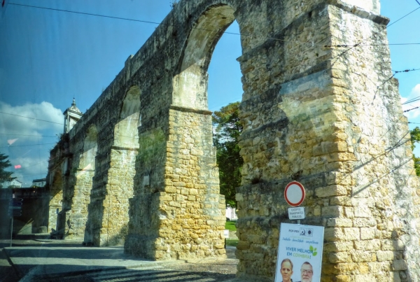 Zdjęcie z Portugalii - i opuszczamy bardzo ciekawą Coimbrę tuz przy  Aqueduto de Sao Sebastiao- to zabytek z 