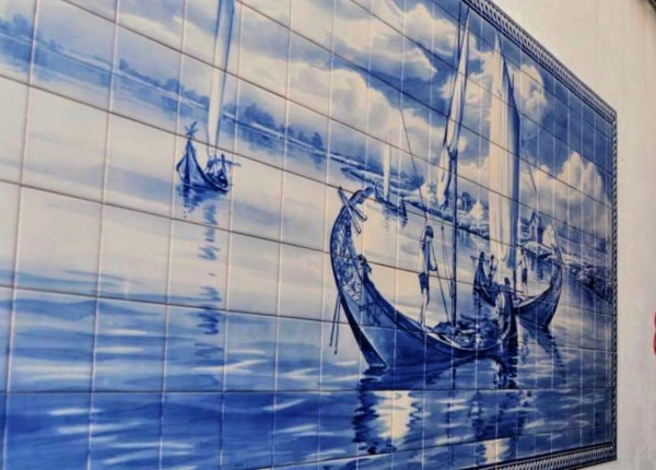 Zdjęcie z Portugalii - moliceiros są nawet na fasadach domów i murach ulicy jako azulejos...