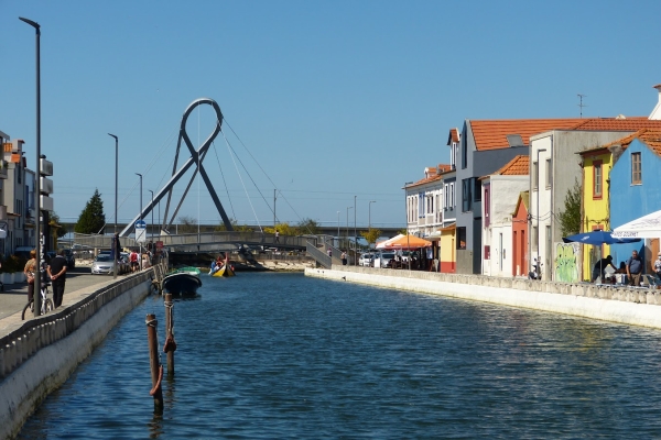 Zdjęcie z Portugalii - Ponte dos Botiroes ? nowoczesny most w formie ronda;