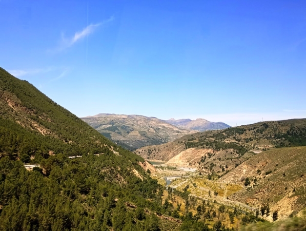Zdjęcie z Hiszpanii - wzgórza Alpujarras na zboczach Sierra Nevada