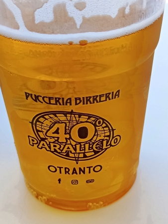 Zdjęcie z Włoch - oczywiście do tego zimniutkie lokalne piwko, które pijam i lubię tylko na wyjazdach:) 
