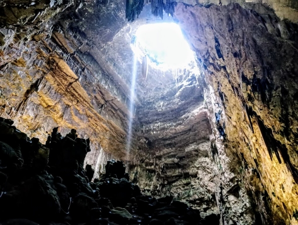 Zdjęcie z Włoch - Komnata La Grave (grób), mierząca 100 m długości, 50 m szer. i 60 m gł. posiada 
