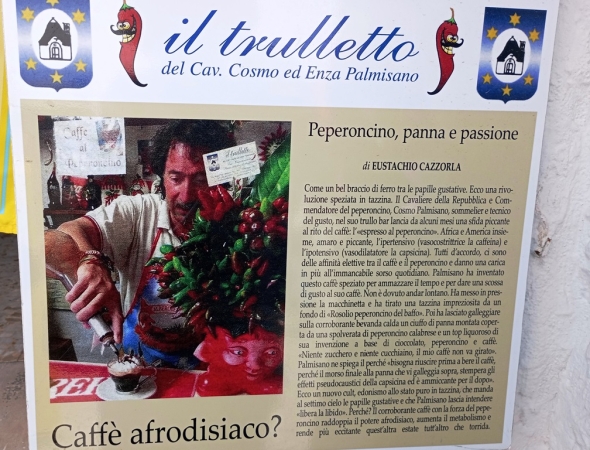 Zdjęcie z Włoch - bar Il Trulletto - reklamuje się jako jedyne takie miejsce w Apulii- gdzie serwuje się kawę z ostrą 