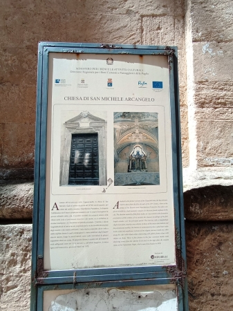 Zdjęcie z Włoch - z tablicy informacyjnej dowiadujemy sie ze to barokowy kościół Św. Michała z 1713 roku; 