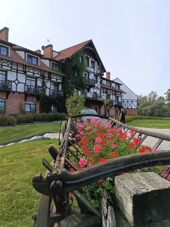 Zdjęcie z Polski - nasz klimatyczny hotel w lokalnych klimatach jako baza pobytowa