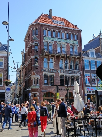 Zdjęcie z Holandii - Dagelijkse Groenmarkt - Zielony Targ w Hadze
