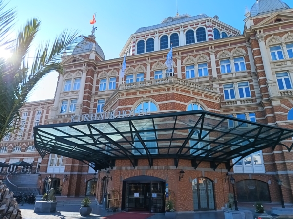Zdjęcie z Holandii - wspaniały hotel Kurhaus wzniesiony w 1885