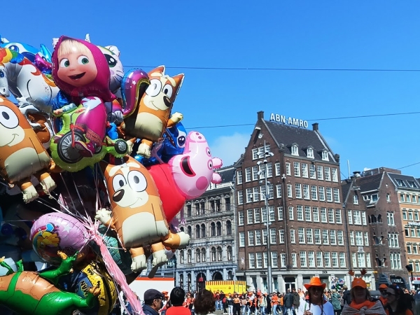 Zdjęcie z Holandii - główny plac Amsterdamu - Plac Dam utworzony w XIII wieku ;