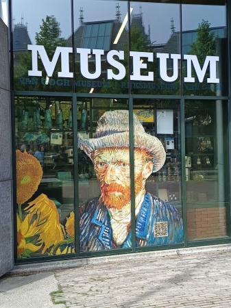 Zdjęcie z Holandii - Muzeum van Gogha, zgromadzono tu największą na świecie kolekcję dzieł tego autora, ale 