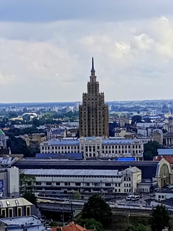 Zdjęcie z Łotwy - ryski gmach Akademii Nauk, czyli braciszek PKiN w Warszawie ; również w stylu "Stalinmajer" jako dar