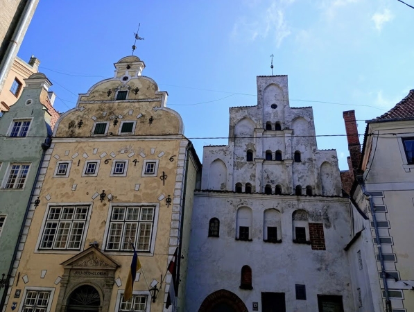 Zdjęcie z Łotwy - Budynki zostały nazwane "Trzej Bracia" poprzez analogię do podobnych budynków w Tallinnie, które 