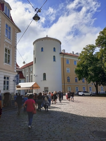 Zdjęcie z Łotwy - Od ponad 700 lat na prawym brzegu Dźwiny stoi wspaniały Zamek Ryski, zbudowany w stylu klasycystyczn