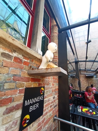 Zdjęcie z Belgii - Brugia i Maneken Bier :) 