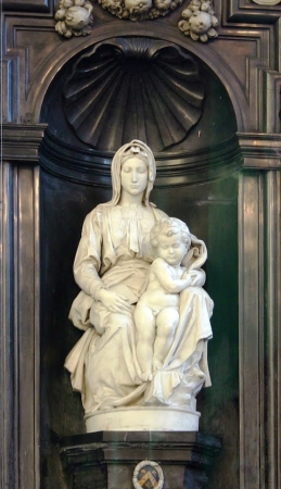 Zdjęcie z Belgii - Brugia - najcenniejsze dzieło to rzeźba Michała Anioła - Madonna z Brugii, powstała w 1504; jest to