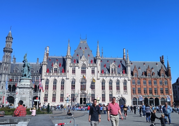 Zdjęcie z Belgii - Brugia, przed Provinciaal Hof