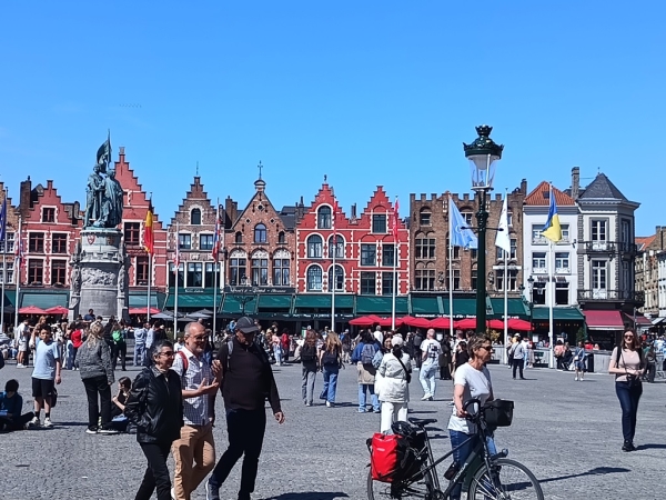 Zdjęcie z Belgii - urocze brugijskie kamieniczki....