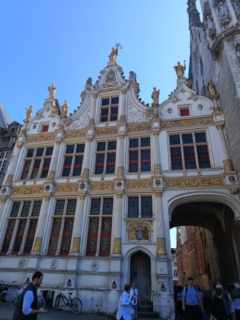 Zdjęcie z Belgii - Brugia - obok Ratusza urodziwy budynek Oude Griffe -