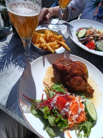 Zdjęcie z Belgii - czas cosik przekąsić, bo przecież nie samym zwiedzaniem człowiek żyje:)) 