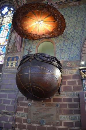 Zdjęcie z Belgii - z niespotykanie ciekawą amboną