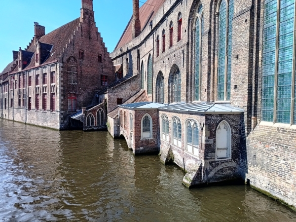 Zdjęcie z Belgii - Brugia - tu najstarszy kompleks budynków miasta; to zabudowania Szpitala Św.Jana (Sint-Janshospitala