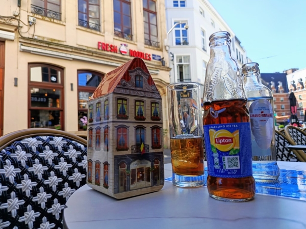 Zdjęcie z Belgii - Bruksela; jedną taką kamieniczkę (pełną belgijskich czekoladek) można przywieźć ze sobą do domu :))