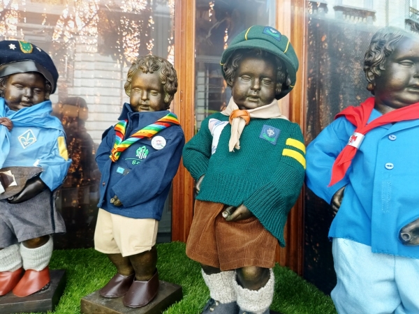 Zdjęcie z Belgii - tuz obok - mini muzeum z jego ubrankami:)