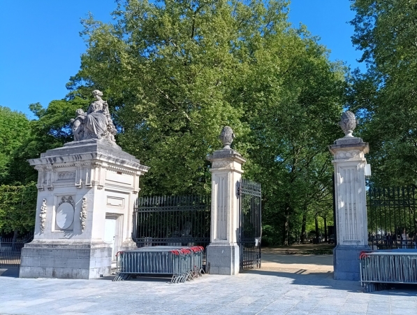 Zdjęcie z Belgii - Bruksela i przypałacowa brama do parku 