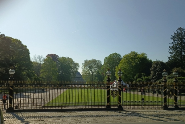 Zdjęcie z Belgii - Bruksela; Leaken - w oddali rezydencja królewska o której wspomniałam dwie fotki wcześniej