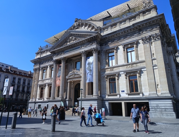 Zdjęcie z Belgii - Bruksela; historyczny budynek Giełdy "La Bourse"