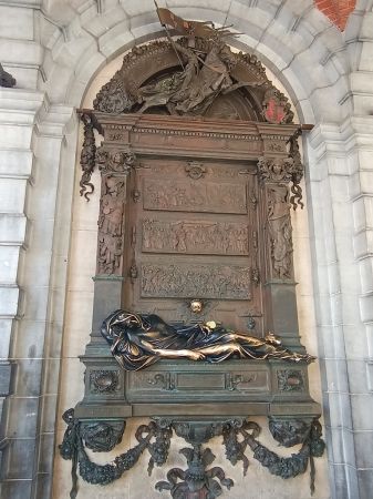 Zdjęcie z Belgii - Bruksela; wspomniana rzeźba z bliska