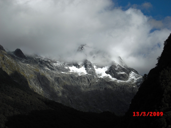 Zdjęcie z Nowej Zelandii - Osniezony szczyt...