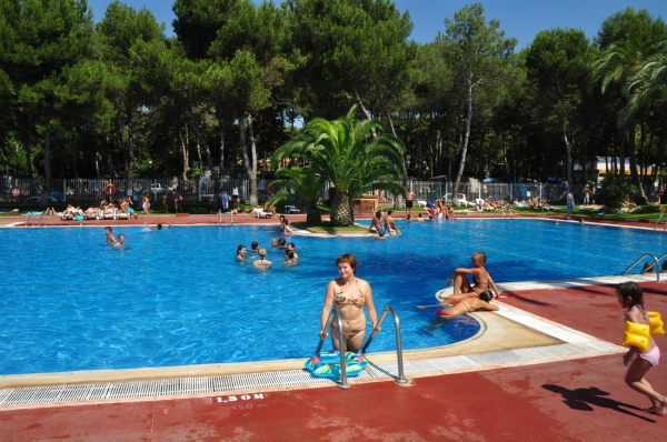 Zdjęcie z Hiszpanii - basen przy kempingu