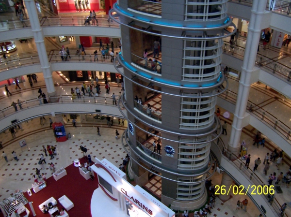 Zdjęcie z Malezji - Wielki galeria handlowa..