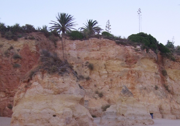 Zdjęcie z Portugalii - skałki na plazy Portimao