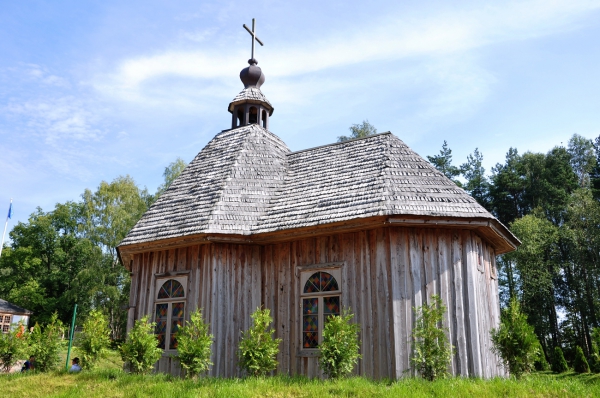 Zdjęcie z Polski - drewniany kościółek