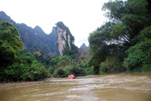 Zdjęcie z Tajlandii - Na rzece Khao Sok River