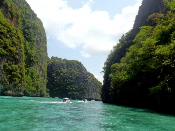 Zdjęcie z Tajlandii - Posrod wysp Phi Phi