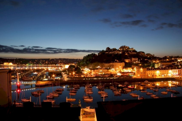 Zdjęcie z Wielkiej Brytanii - Torquay harbour by night