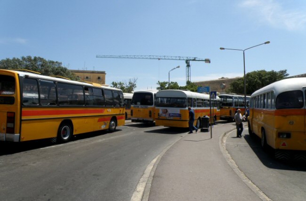 Zdjęcie z Malty - bus terminal Valletta